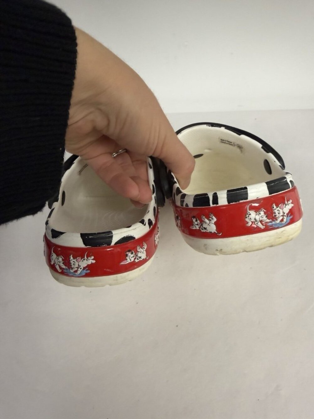 CROCS Fun Lab Unisex 101 Dalmatians Clog Junior Sz 13 Puppy Shoes Dogs - Picture 9 of 13